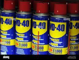 WD 40 - zdj z aplikatorem i bez