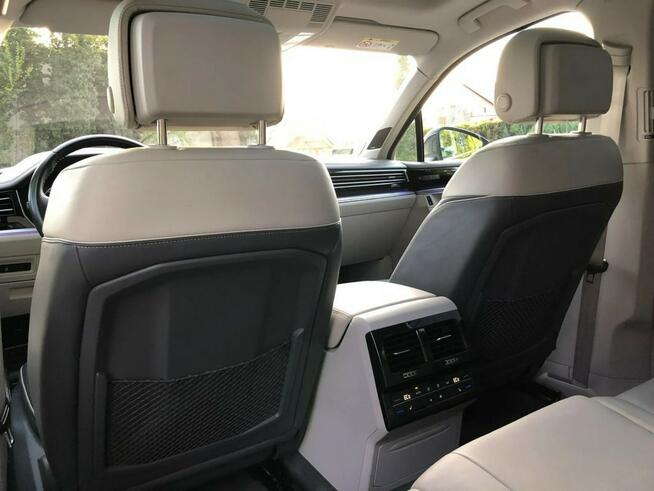 Volkswagen Touareg R-Line 2019r V8 4.0 TDI 422KM 4x4 Matrix Head Pneumatyka Hak FV23% VAT