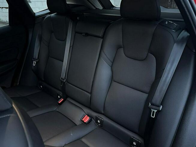 Volvo XC 60 diesel hybryda 197 kM AWD