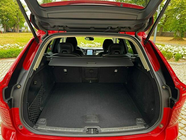 Volvo XC 60 diesel hybryda 197 kM AWD