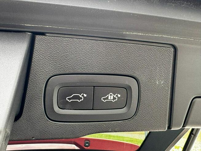 Volvo XC 60 diesel hybryda 197 kM AWD