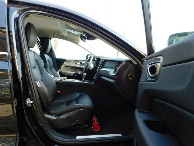 Volvo XC 60 z Gwarancją_Bezwypadkowe-100%_Model_2020r