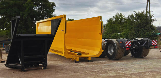 Przyczepa ze ścianą przesuwną Push off trailer Wieczorek