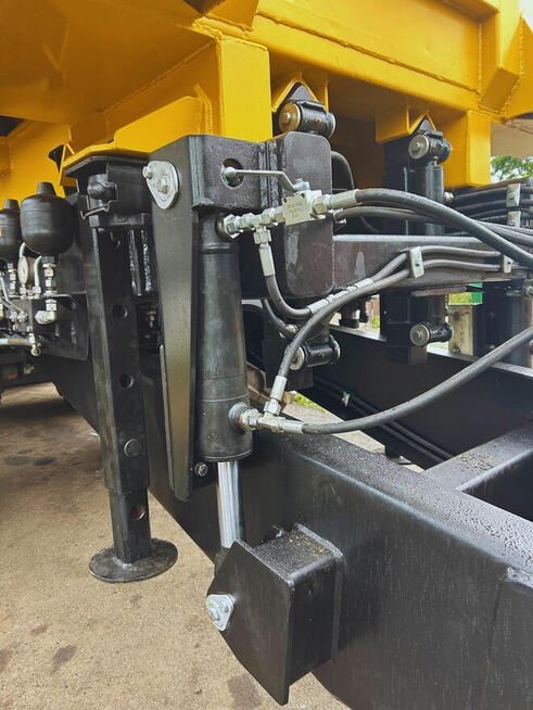 Przyczepa ze ścianą przesuwną Push off trailer Wieczorek