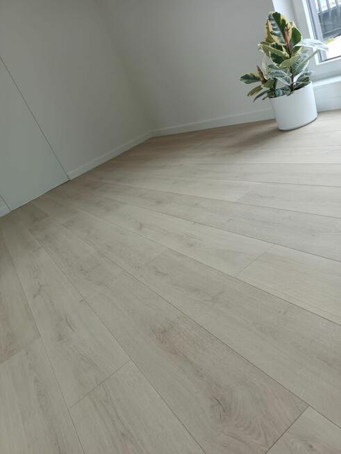 Montaż Paneli, Podłóg i Drzwi w Luboniu– Profesjonalnie