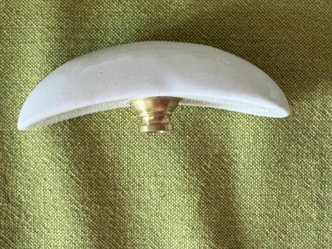 Gałka ceramiczna z gwintem mosiężnym (10 szt)