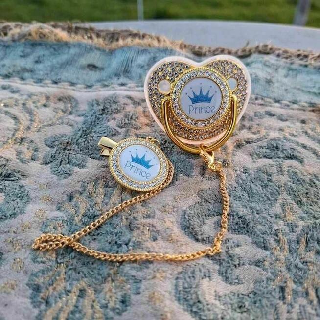 Smoczek z koroną Prince idealny na prezent