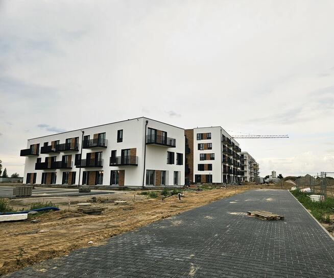 Kawalerka z dużym tarasem i ogródkiem 15 min od Poznania