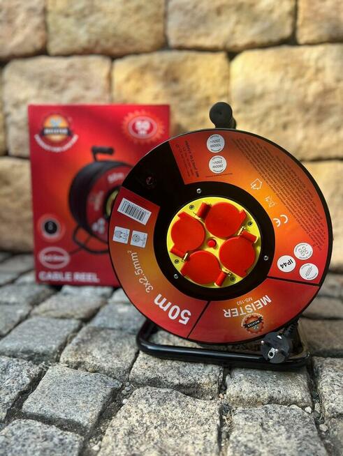 Przedłużacz na metalowym bębnie 50 m