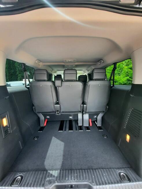 Na wynajem bus VIP Toyota Proace Verso Long 7-osobowy Wrocła