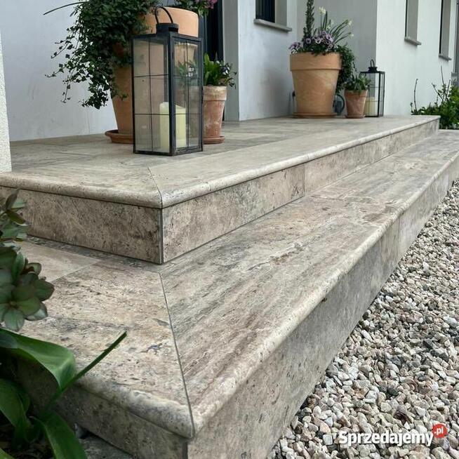 Podstopień trawertynowy Silver Ash szlifowany 135x16,5x2 cm