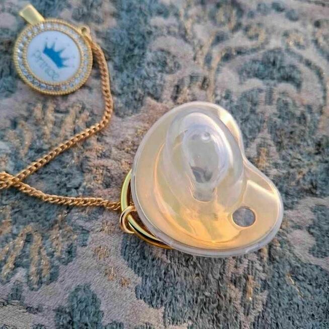 Smoczek z koroną Prince idealny na prezent