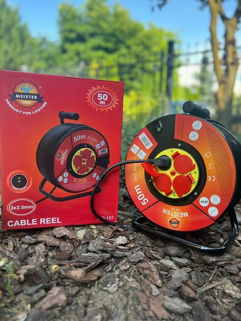 Przedłużacz na metalowym bębnie 50 m