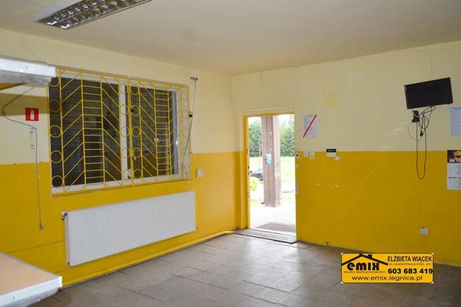 Lokal z możliwością przekształcenia na dom, działka 2800m2