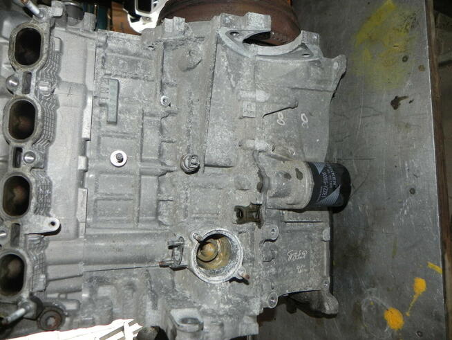 Toyota Słupek z głowicą silnika 1600