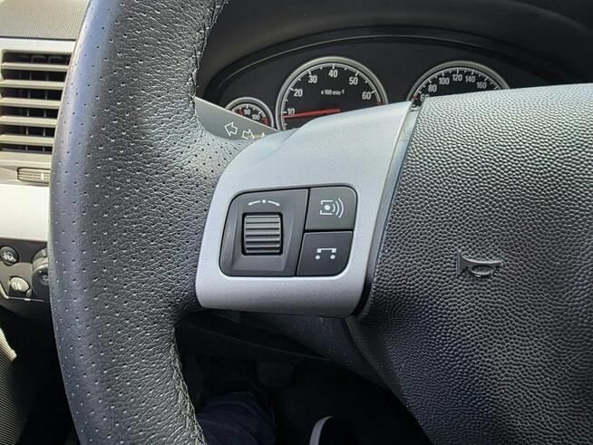 Opel Vectra 1.8 Benzyna 122 KM, Klimatyzacja, Komputer, Wielofunkcyjna Kierownica