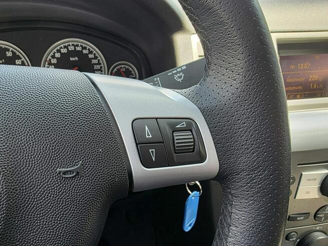 Opel Vectra 1.8 Benzyna 122 KM, Klimatyzacja, Komputer, Wielofunkcyjna Kierownica