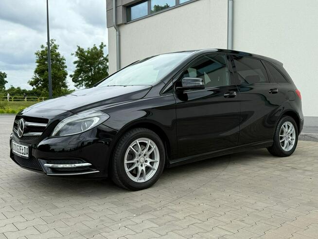 Mercedes B 180 Super Stan Full LED Niski Przebieg
