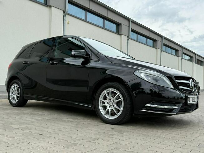 Mercedes B 180 Super Stan Full LED Niski Przebieg