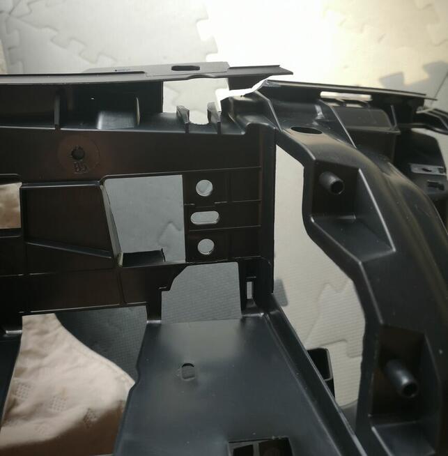 Nowy wspornik zderzaka 9685142780 przód Peugeot 3008 742238