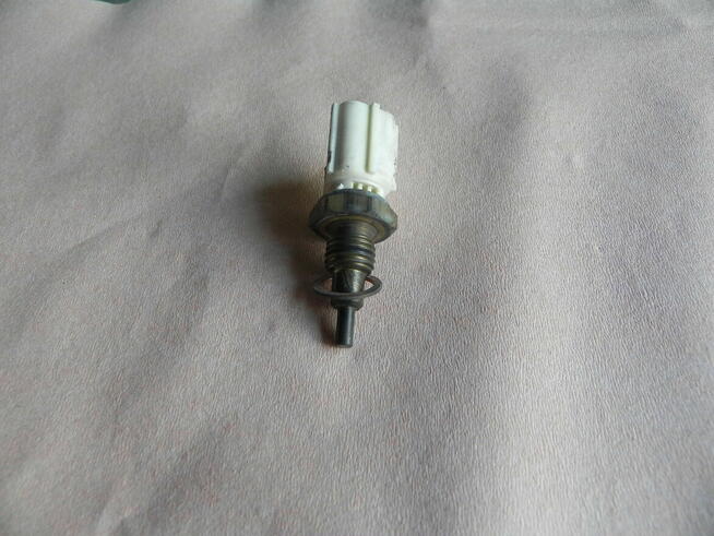 Toyota czujnik silnika