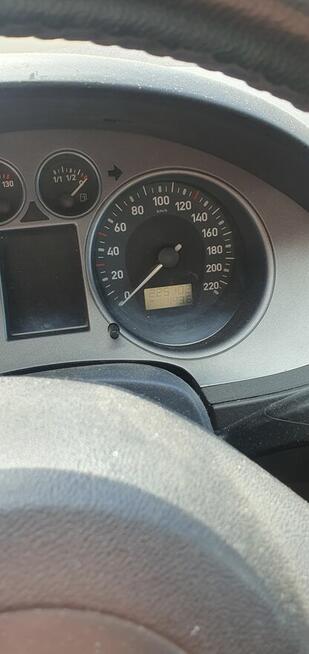 syndyk sprzeda samochód osobowy Seat Ibiza