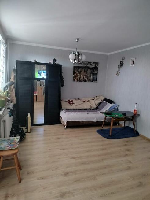 Sprzedam duża kawalerkię z balkonem