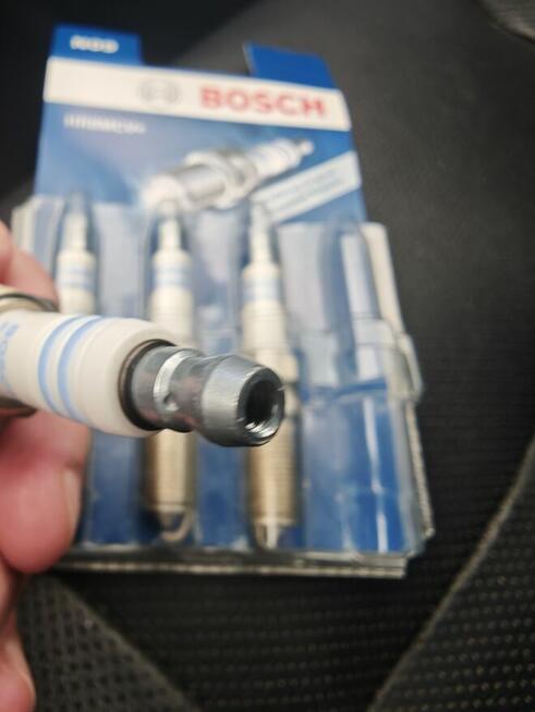 Świece zapłonowe Bosch HR8MCV+ – Zestaw 4 sztuki