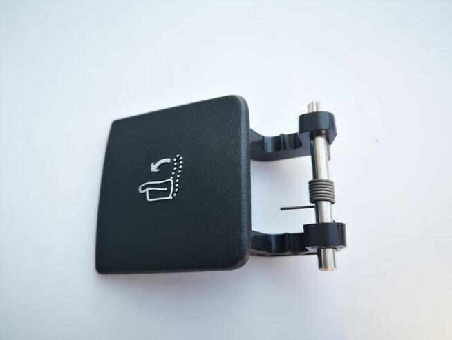 Peugeot 3008 rączka klamka składania kanapy prawa