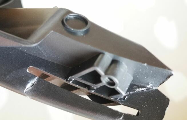 Nowy wspornik zderzaka 9685142780 przód Peugeot 3008 742238