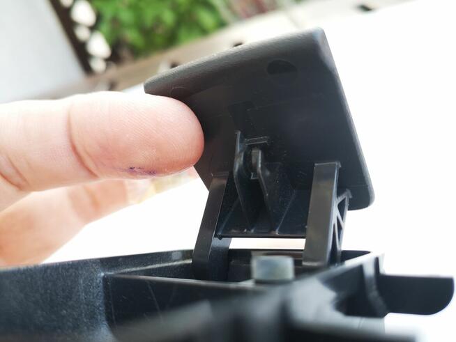 Peugeot 3008 rączka klamka składania opuszczania kanapy lewa