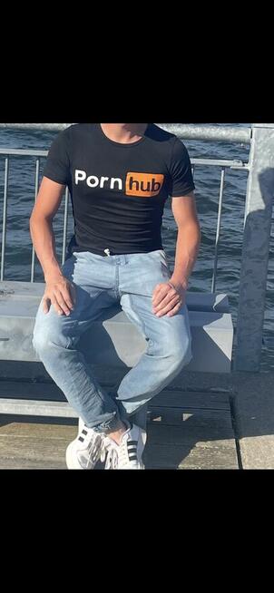 Poznam atrakcyjną parę , dziewczynę z okolicy