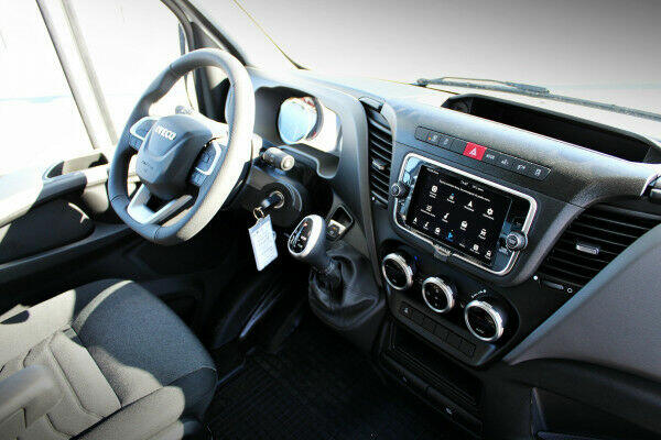 Wynajem auta typu Kontener / Plandeka