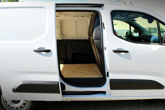 Wynajem samochodów dostawczych - małych