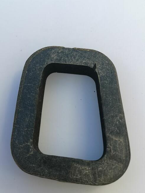 Wygłuszenie lampy PEUGEOT 3008 gąbka uszczelka prawy tył