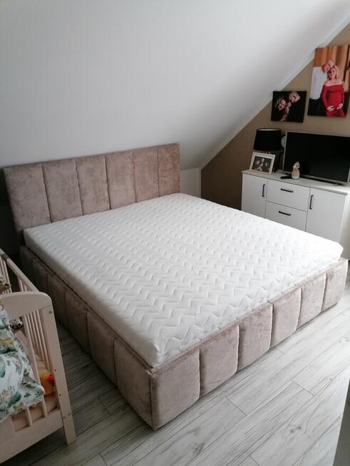 Łóżka tapicerowane z pojemnikiem