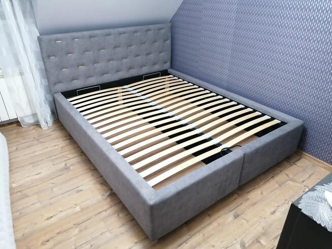 Łóżka tapicerowane z pojemnikiem