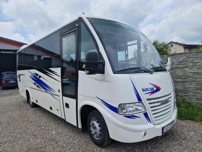 Oferuję wynajem autokarów i busów