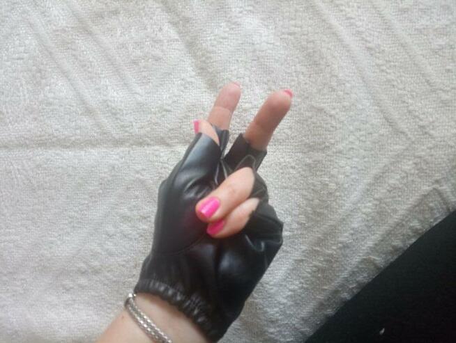 Rękawiczki z guziczkami