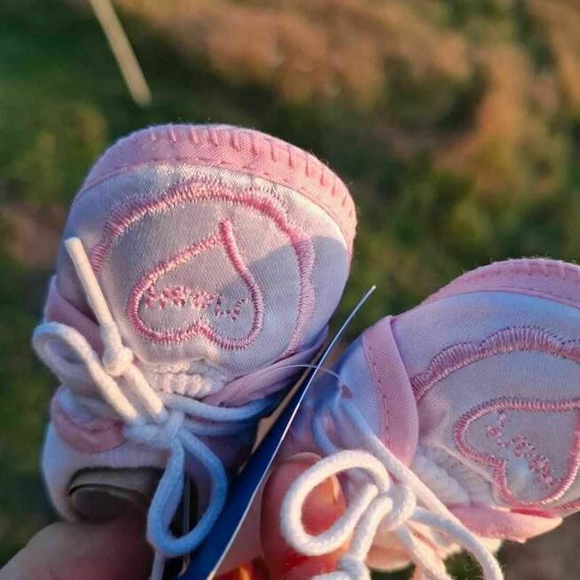 Nowe buciki dla noworodka 15