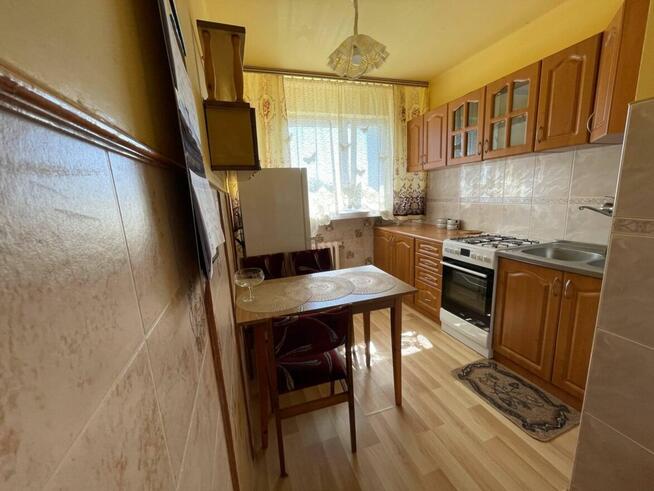 Bezpośrednio-2 jasne, rozkładowe pokoje w centrum z balkonem