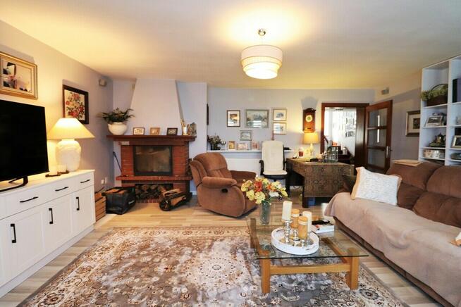 Na sprzedaż duży dom z pięknym ogrodem - dz. 3115 m2