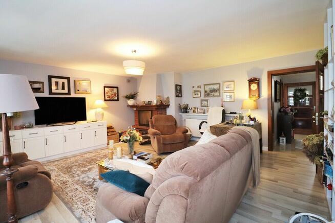 Na sprzedaż duży dom z pięknym ogrodem - dz. 3115 m2