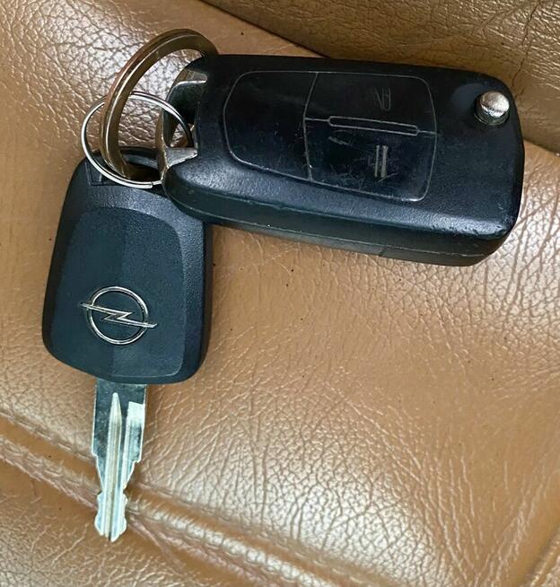 Opel Antara Cosmo 2.0d - FILM - niski przebieg / BOGATA WERS