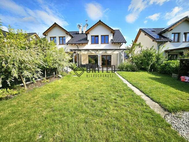 Dom w Nadolicach Małych / Ogród /