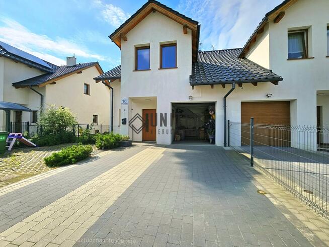 Dom w Nadolicach Małych / Ogród /