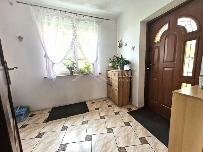 Siedlisko z domem i budynkami – 1,5 ha ziemi.