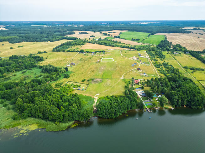 Piękna działka z dojściem do Jeziora Lubie.
