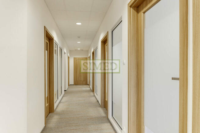 Dostep24h,recepcja,ochrona,parking,klimatyzacja