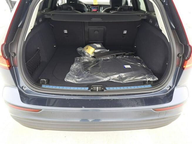 Volvo V60 B4(B) Core Mild Hybrid MY 2025